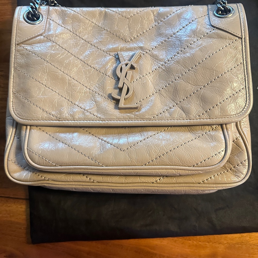 YSL Niki Medium Patent crinkle leather purchased @ YSL store in Chicago